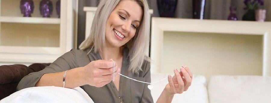 Verschenken Sie doch mal personalisierten Schmuck Verschenken Sie doch mal personalisierten Schmuck